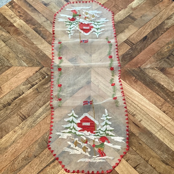 Very old vintage Christmas tabletop linen - Picture 1 of 6